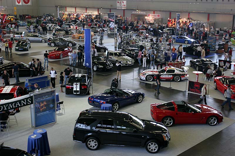 Messe-Halle auf der 100.000 PS Show in den Dortmunder Westfallenhallen