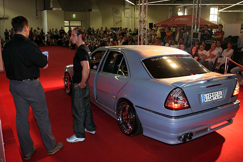 ein getunter Mercedes bei der Vorstellung zum Tuners Cup 2005