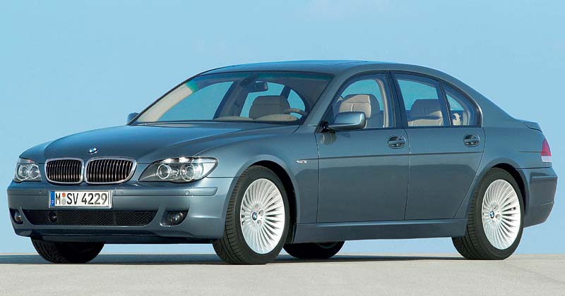 BMW 750i mit Shadowline nach dem Facelift 2005