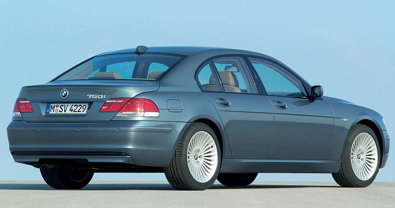 BMW 750i mit Shadowline nach dem Facelift 2005