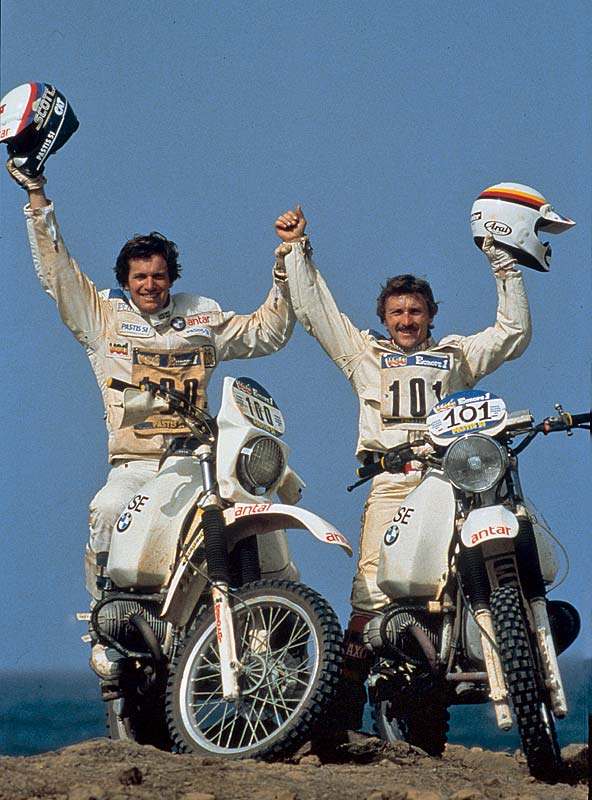 Hubert Auriol und Gaston Rahier nach Rahiers Sieg, Rallye Paris -Dakar 1984