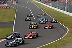 Grand Prix Start in Japan, vorne: Mark Webber