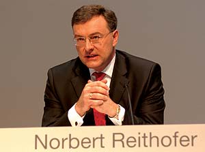Dr. Norbert Reithofer, zuknftiger Vorstandsvorsitzender der BMW AG, hier bei der Bilanzpressekonferenz BMW Group 2005