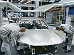 BMW Werk Leipzig: Produktion BMW 3er-Reihe - Einbau Motorhaube