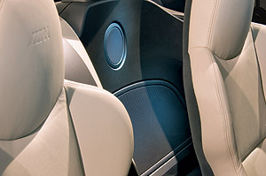 Das von THX zertifizierte HiFi-Lautsprechersystem Professional im BMW Z4 Roadster