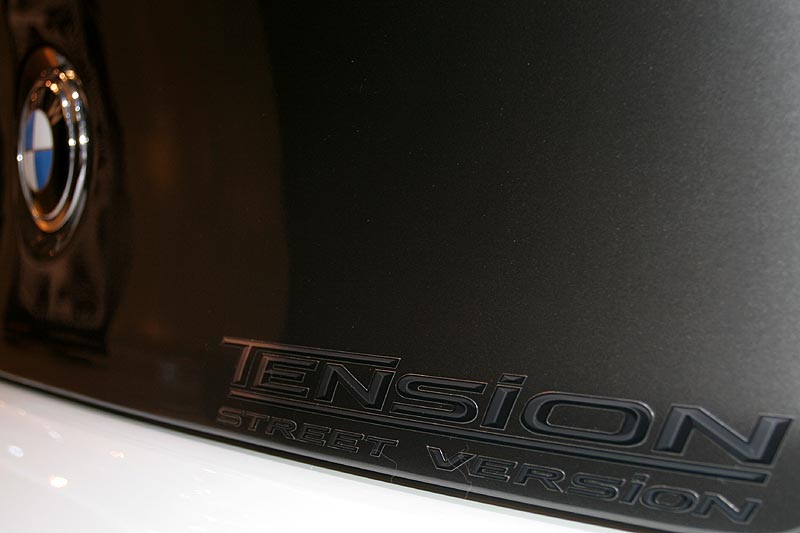 Tension-Schriftzug am Heck