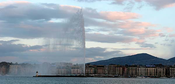 Genfer See mit Genf im Hintergrund