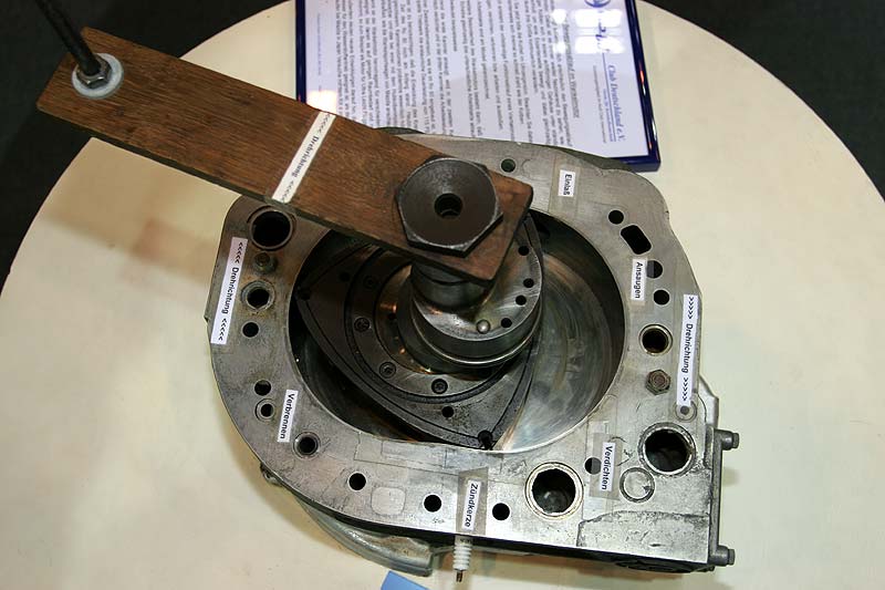 Modell eines Wankelmotors auf der Techno Classica 2006