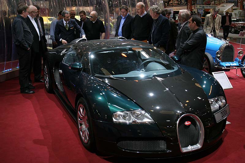 Bugatti Veyron 16.4 auf dem Standt der Autostadt