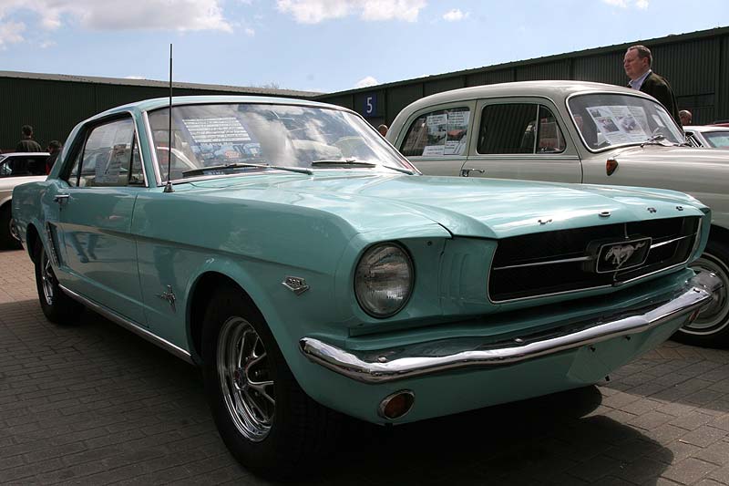 Ford Mustang auf dem Auengelnde der Techno Classica 2006