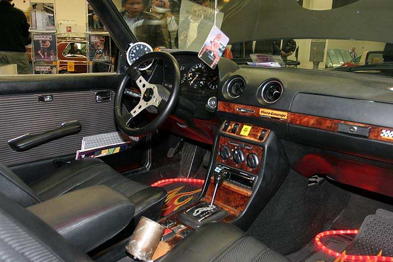 Motoraver Mercedes W123 auf der Techno Classica 2006