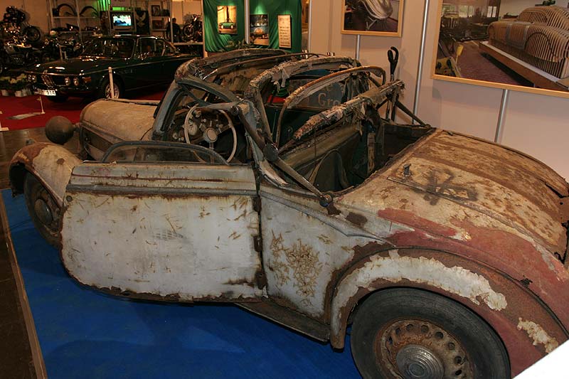 verrosteter BMW auf der Techno Classica 2006