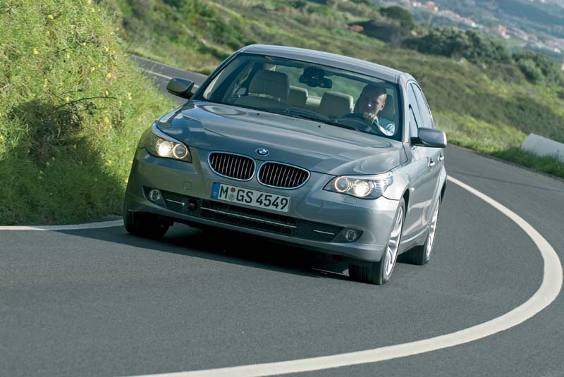 BMW 530i (Modell E60, Facelift) on location