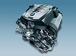 V8-Benzinmotor mit Valvetronic (4.8 l - 270 kW / 367 PS, 4.0 l - 255 kW / 306 PS)