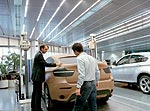 BMW Concept X6 - Adrian van Hooydonk (Leiter Design BMW Automobile) und Pierre Leclercq am Clay-Modell