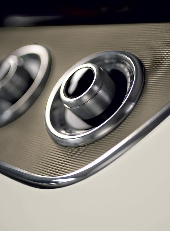 BMW Concept CS - Interieurdesign mit Layer-Designkonzept - Bedienelemente