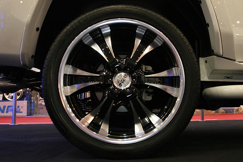 22 Zoll Antera-Felge mit 305er Bereifung, Essen Motor Show 2007