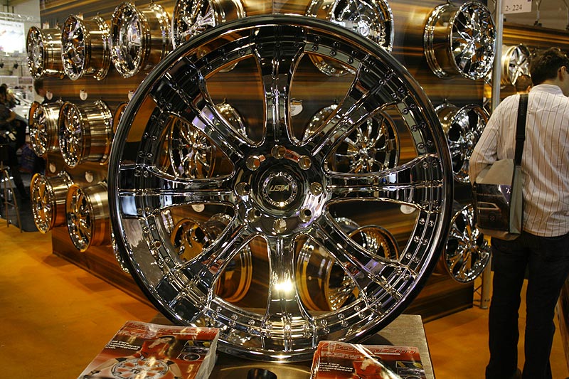 Felgenstand auf der Essen Motor Show 2007