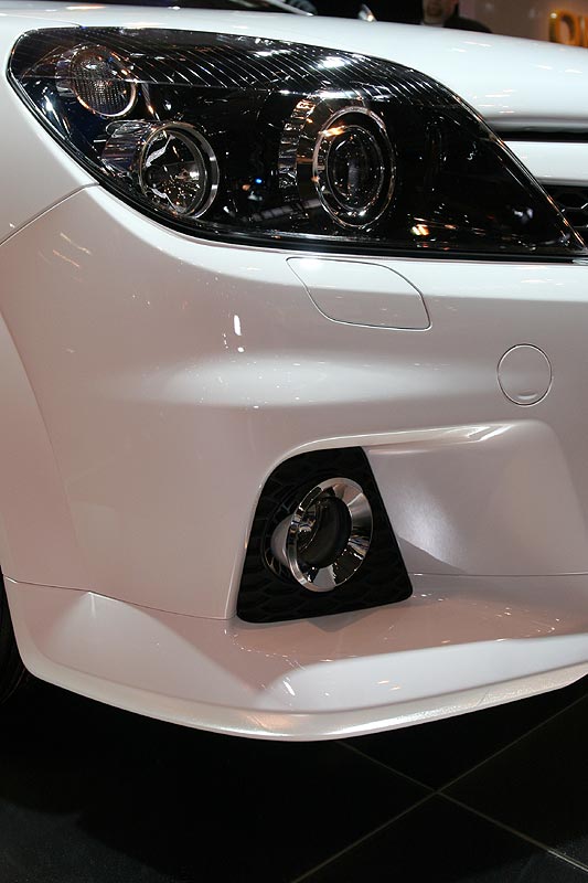 Opel Astra „Nürburgring Edition”: Scheinwerfer und Nebelleuchte