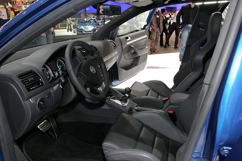 Vordersitze im VW Golf RaVe 270