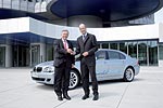 Erich Sixt, Vorstandsvorsitzender der Sixt AG bei der bergabe des BMW Hydrogen 7