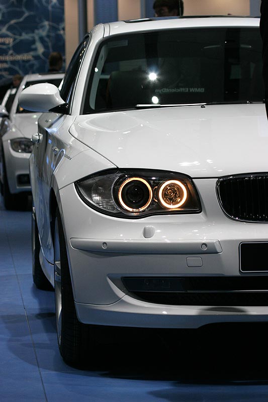 wieder in Mode: BMW prsentierte viele Fahrzeuge in weier Farbe