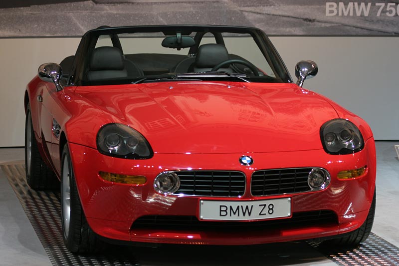 BMW Z8 aus dem Jahr 1999, Stckzahl: 5.703, ehem. Neupreis: 235.000 DM