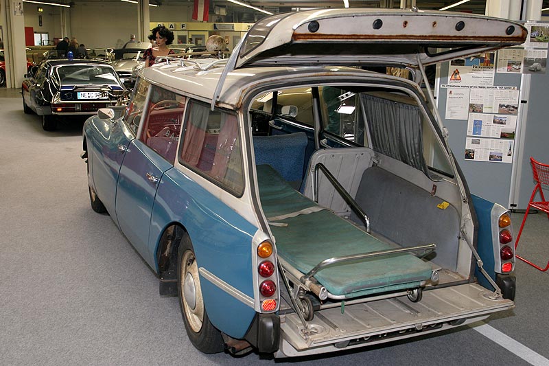 Citren Krankenwagen auf der Citren Strasse