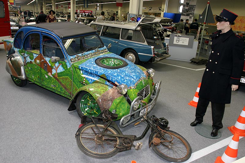 Citren Strasse: Einsatzfahrzeuge von Citren, gezeigt von einem Citren Club