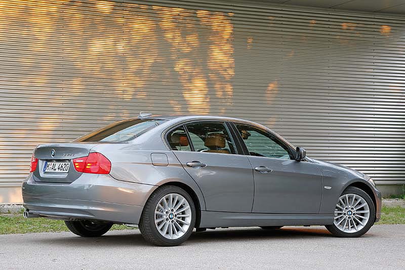 BMW 3er (Modell E90, LCI) on location