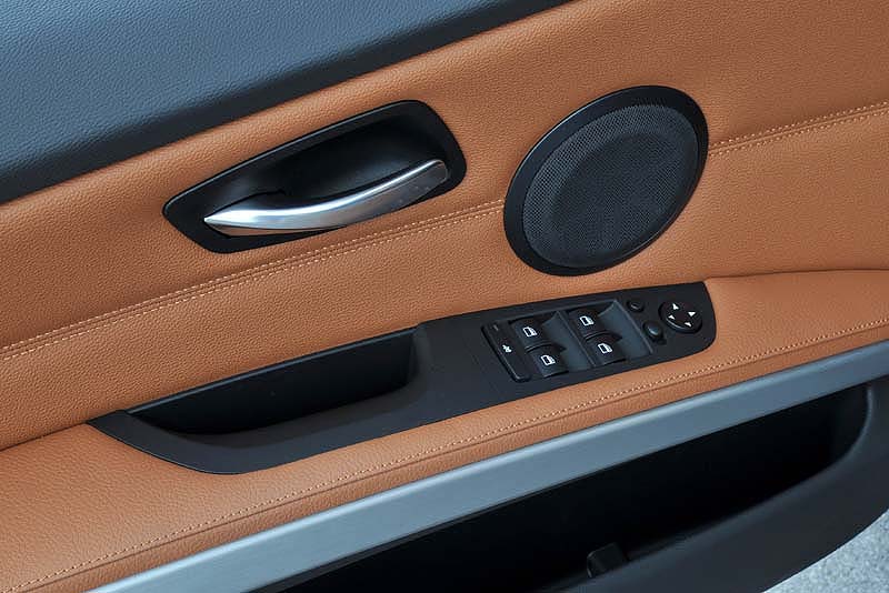 BMW 3er (Modell E90, LCI) on location