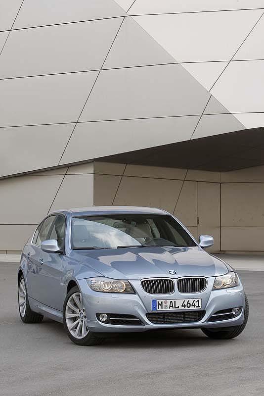 BMW 3er (Modell E90, LCI) on location