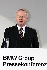 Philipp von Sahr spricht auf der BMW Pressekonferenz auf der AMI 2008 in Leipzig