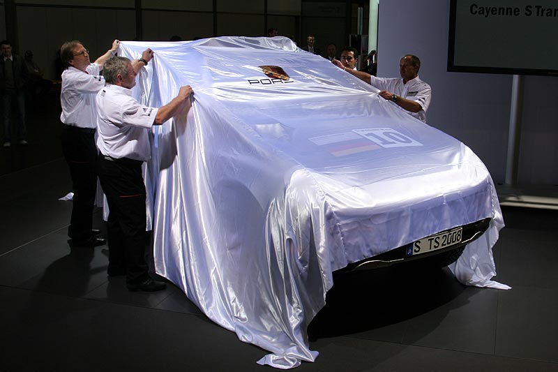 Enth�llung des Porsche Cayenne S Transsyberia 2008 auf der AMI