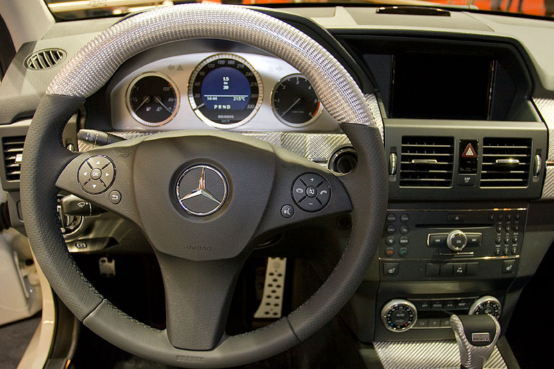 Brabus Widestar auf GLK-Basis, Cockpit
