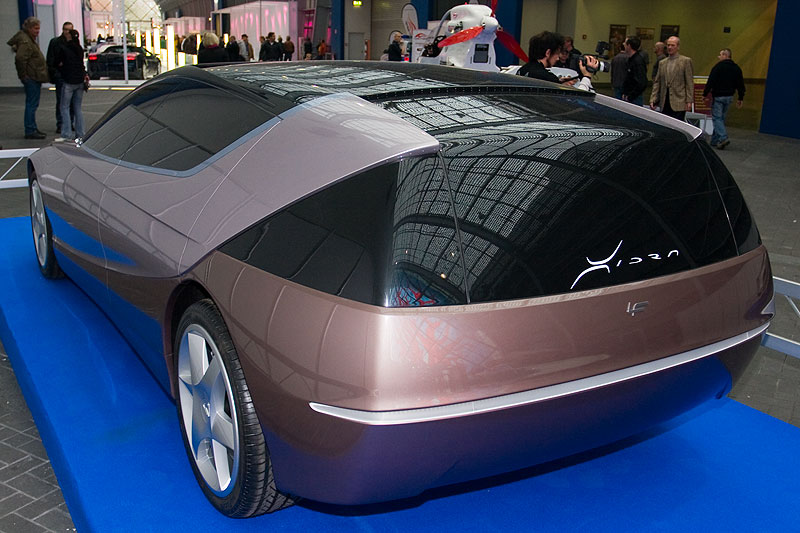 Fioravanti Hidra, mit Brennstoffzelle und Batterie, 4.68 m lang