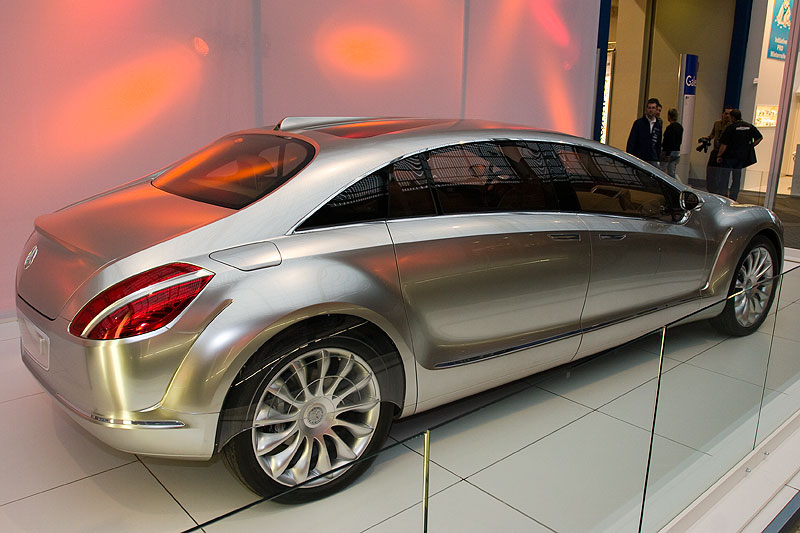 Mercedes-Benz F700