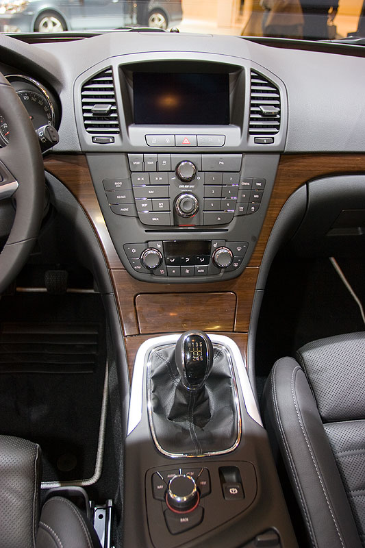 Irmscher Insignia, Mittelkonsole