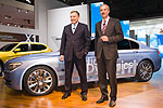 Dr. Norbert Reithofer mit Dr. Klaus Draeger am neuen BMW 7series Concept Active Hybrid