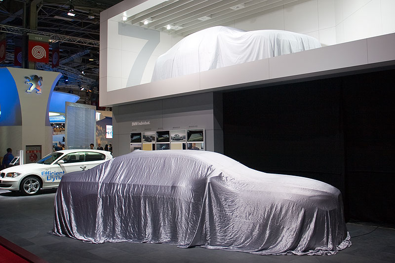 zwei noch nicht enth�llte 7er vor der Presse-Konferenz