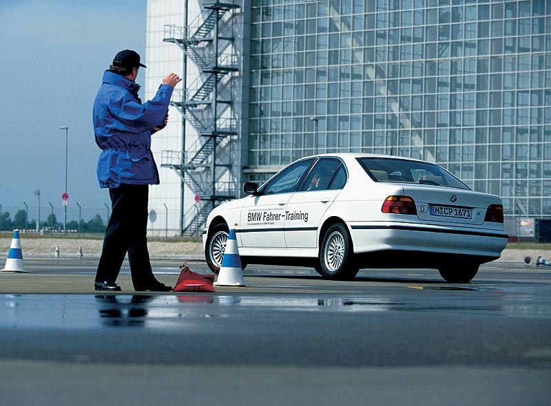 BMW 540i Protection (Modell E39), spezielles Fahrertraining