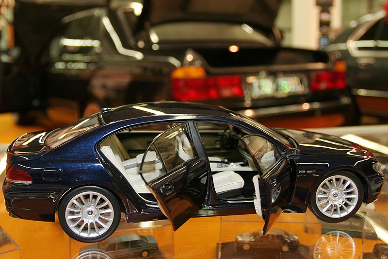BMW 7er-Modell E65 Individual auf dem 7-forum.com Messestand