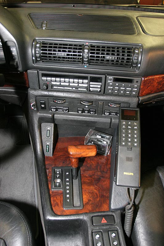Mittelkonsole im BMW 750iAL