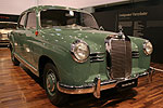 Mercedes Benz 180 (W 120), mit 1.8-Liter-Vierzylinder-Motor aus dem Jahr 1953