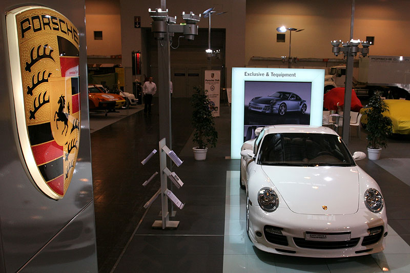 Porsche-Stand mit dem Porsche 911 Turbo auf der Techno Classica 2008