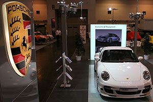 Porsche-Stand mit dem Porsche 911 Turbo auf der Techno Classica 2008