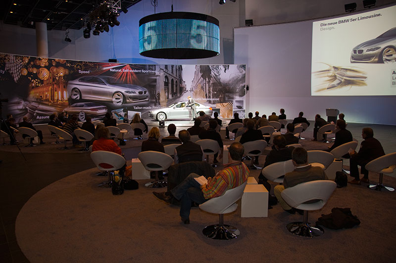Premiere der neuen 5er-Limousine im FIZ-Studio auf Etage 5