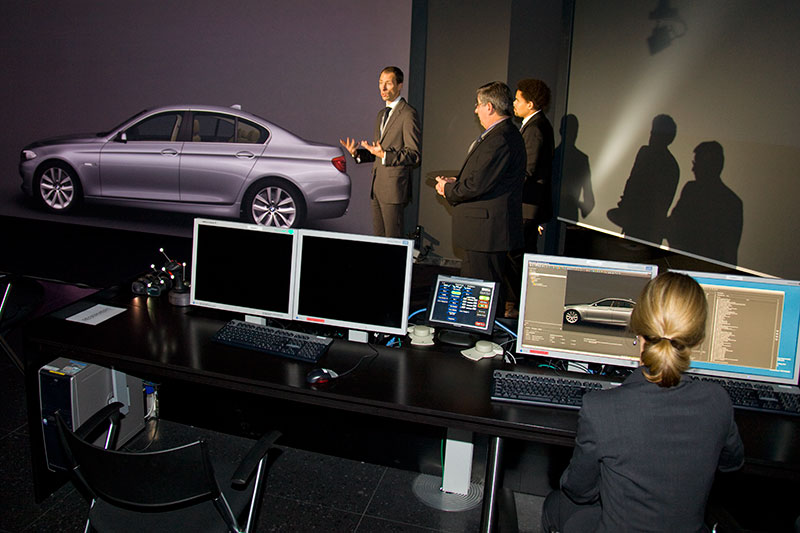 Prsentation von der Arbeit am virtuellen Modell der neuen 5er-Limousine im FIZ Mnchen
