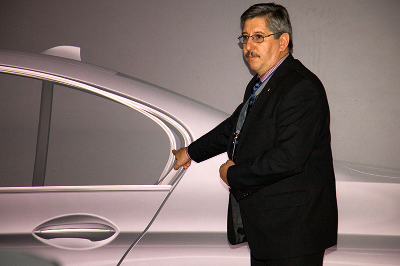 BMW 5er Projektleiter Josef Wst verglich den Hofmeisterknick des alten mit dem neuen 5er