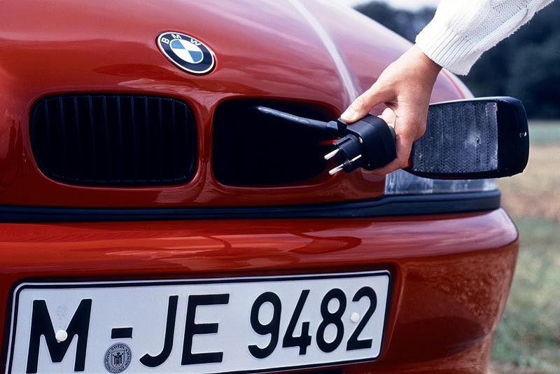 Ladekabel mit Stecker fr BMW E1 mit Elektroantrieb